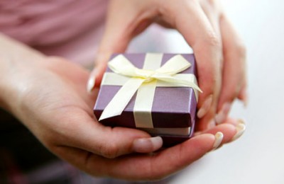 Hands-Holding-Gift