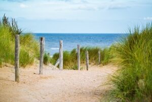 path down to the ocean